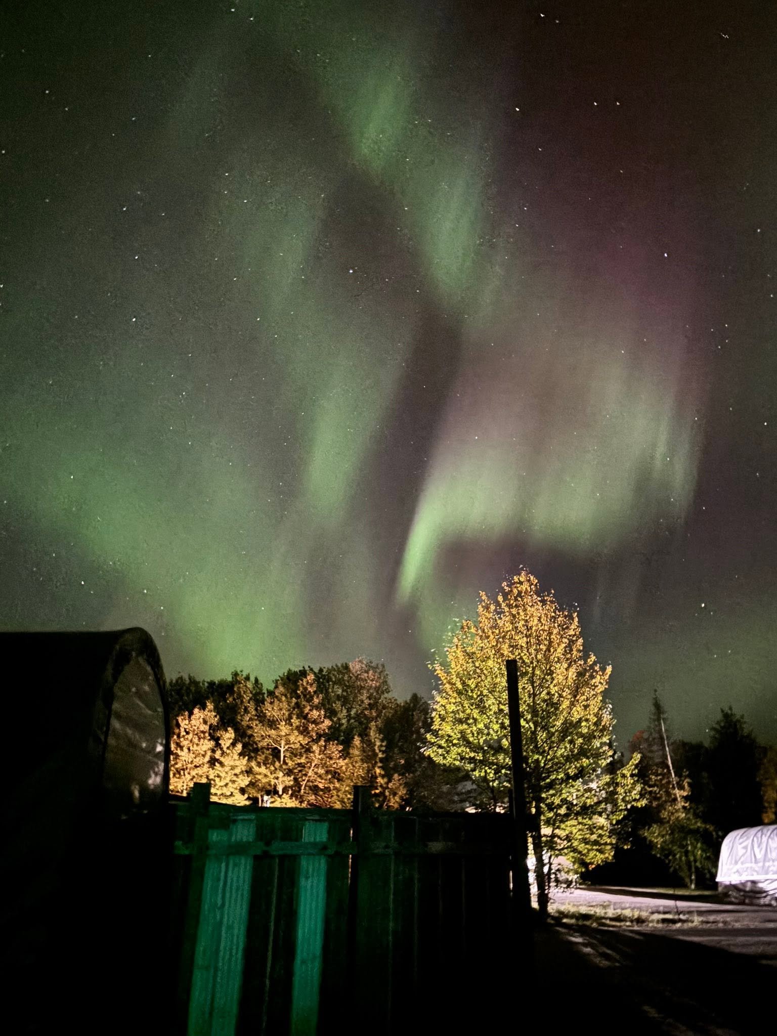Aurora borealis over Pickle Lake Bed & Breakfast